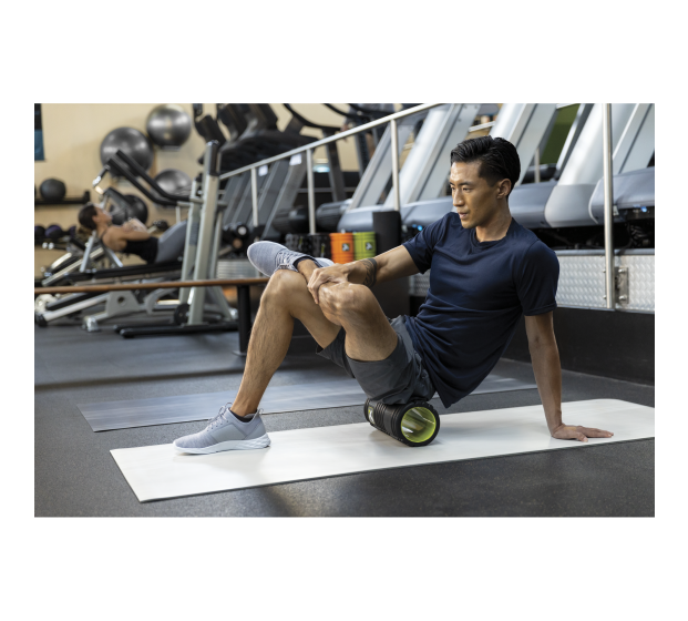 TriggerPoint Grid 1.0 Foam Roller - Black in use | Fitness Experience
