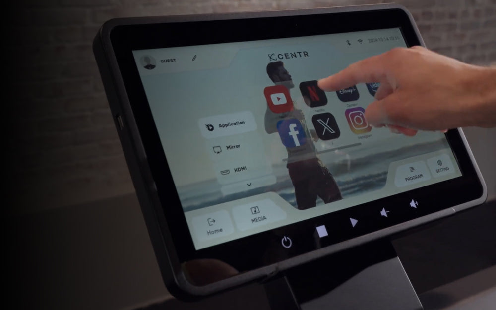 15.6” TOUCHSCREEN DISPLAY